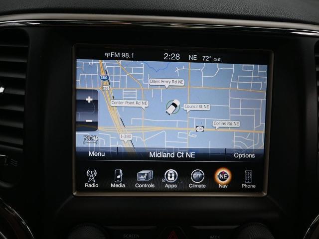 2015 Jeep Grand Cherokee Vehicle Photo in Cedar Rapids, IA 52402