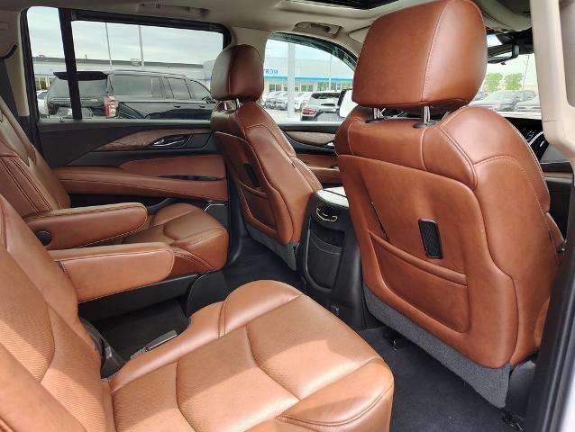 2018 Cadillac Escalade ESV Vehicle Photo in GREEN BAY, WI 54304-5303