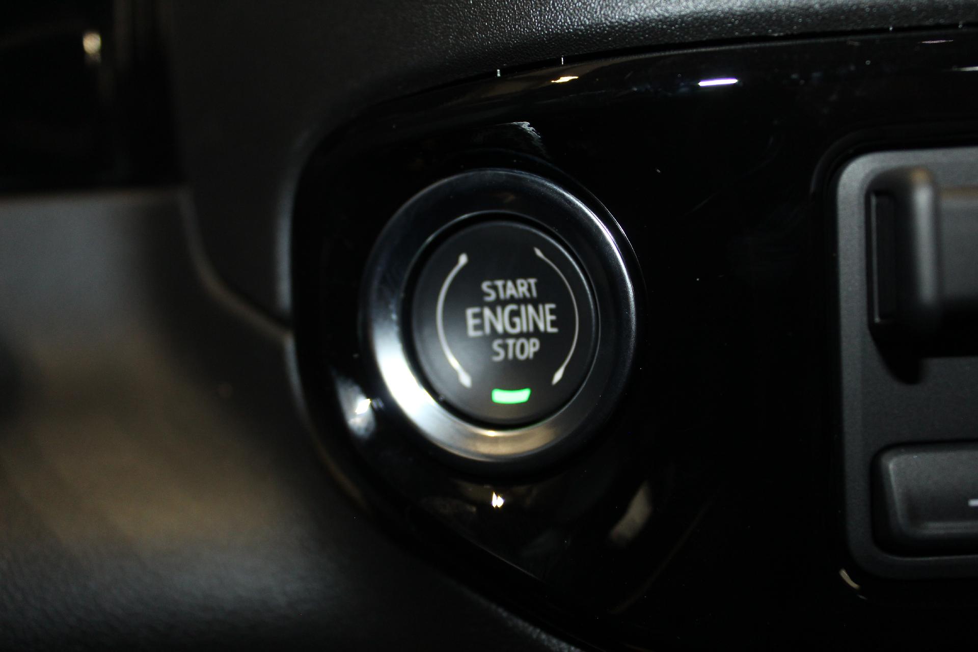 2025 Chevrolet Silverado 1500 Vehicle Photo in NORTHAMPTON, MA 01060-1120