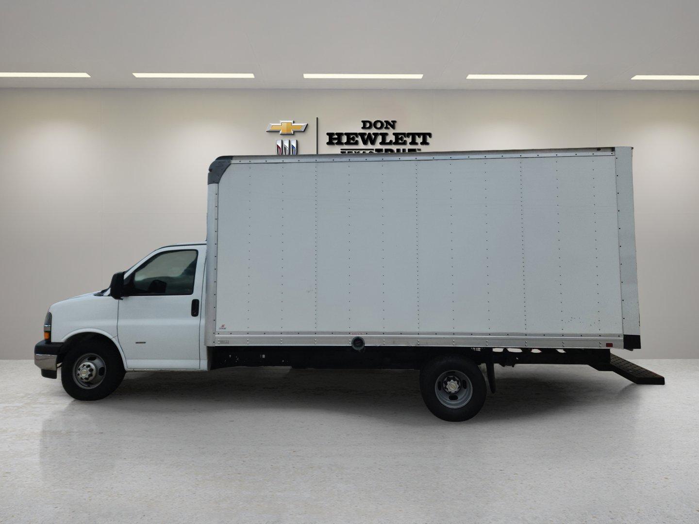 2022 Chevrolet Express Cutaway 3500 Vehicle Photo in GEORGETOWN, TX 78626-7508