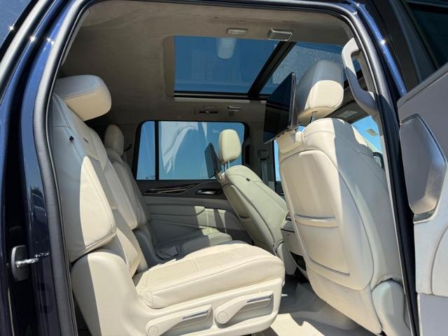 2023 Cadillac Escalade ESV Vehicle Photo in COLUMBIA, MO 65203-3903
