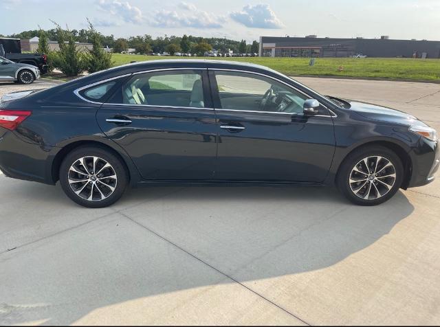 2017 Toyota Avalon Vehicle Photo in Peoria, IL 61615