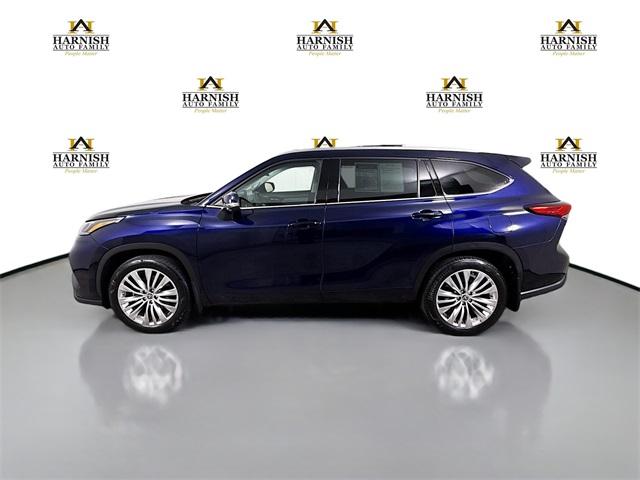 2023 Toyota Highlander Vehicle Photo in Everett, WA 98204