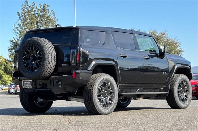 2025 GMC HUMMER EV SUV Vehicle Photo in ELK GROVE, CA 95757-8703