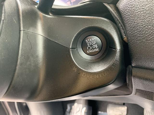 2021 Jeep Renegade Vehicle Photo in MOON TOWNSHIP, PA 15108-2571