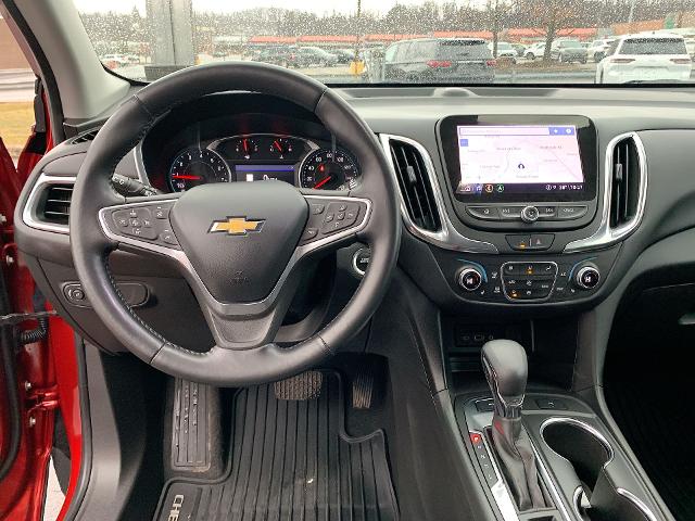 2022 Chevrolet Equinox Vehicle Photo in MOON TOWNSHIP, PA 15108-2571