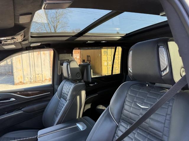 2022 Cadillac Escalade ESV Vehicle Photo in CHICOPEE, MA 01020-5001