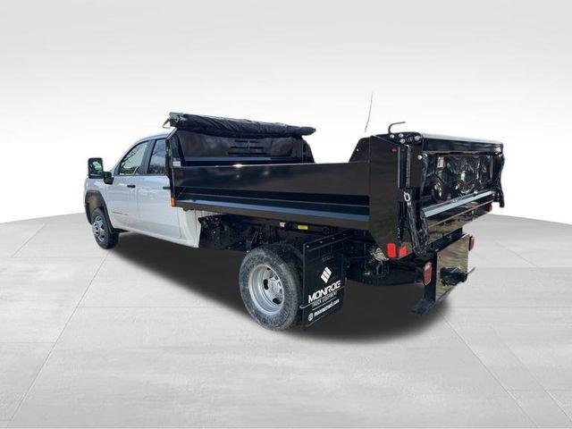 2025 GMC Sierra 3500 HD Chassis Cab Vehicle Photo in MEDINA, OH 44256-9631
