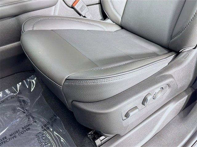 2025 GMC Yukon XL Vehicle Photo in PUYALLUP, WA 98371-4149