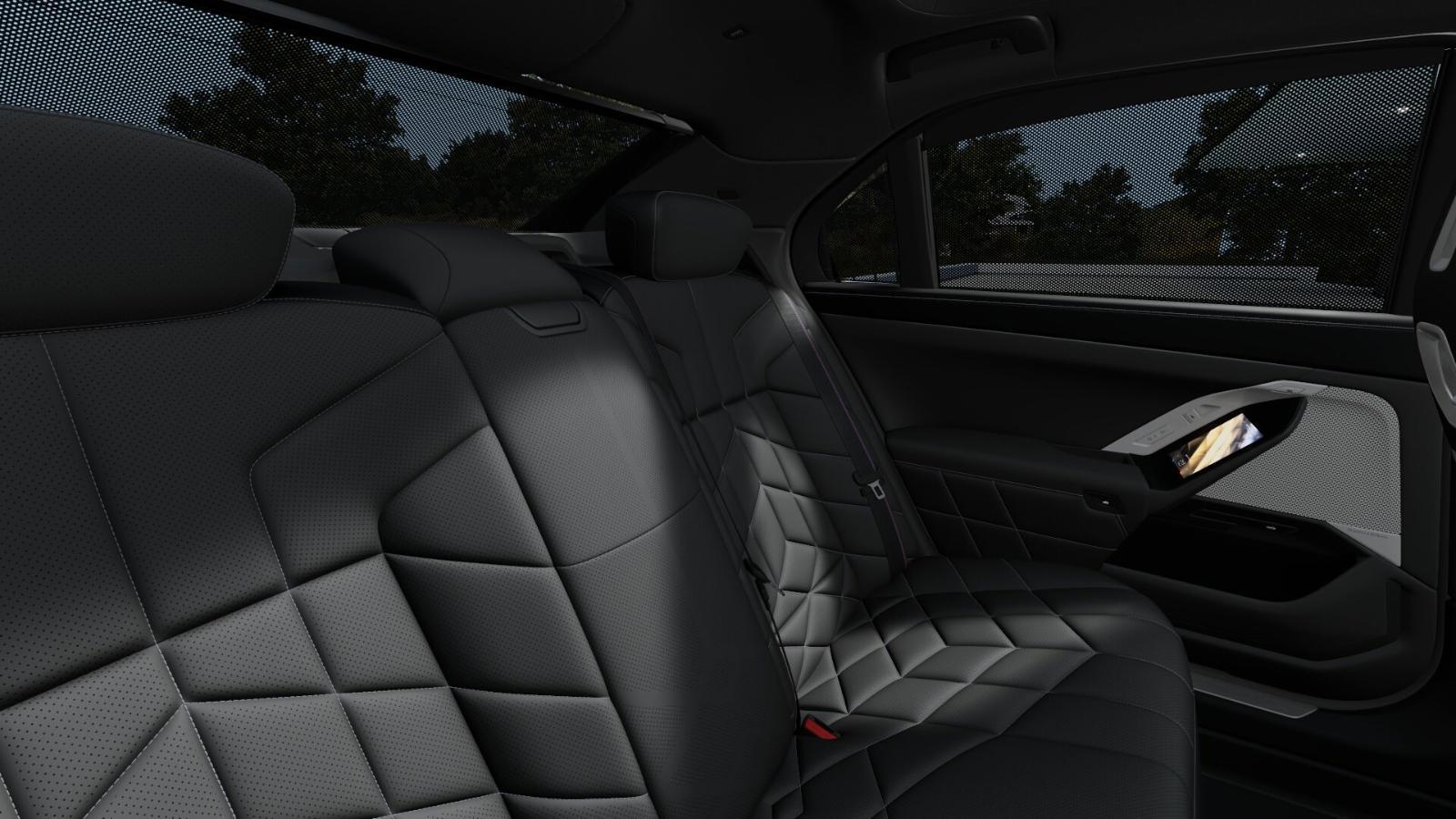 2025 BMW 740i Vehicle Photo in GRAPEVINE, TX 76051
