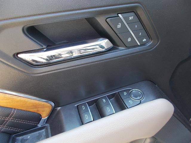 2023 GMC Canyon Vehicle Photo in LOWELL, MA 01852-4336