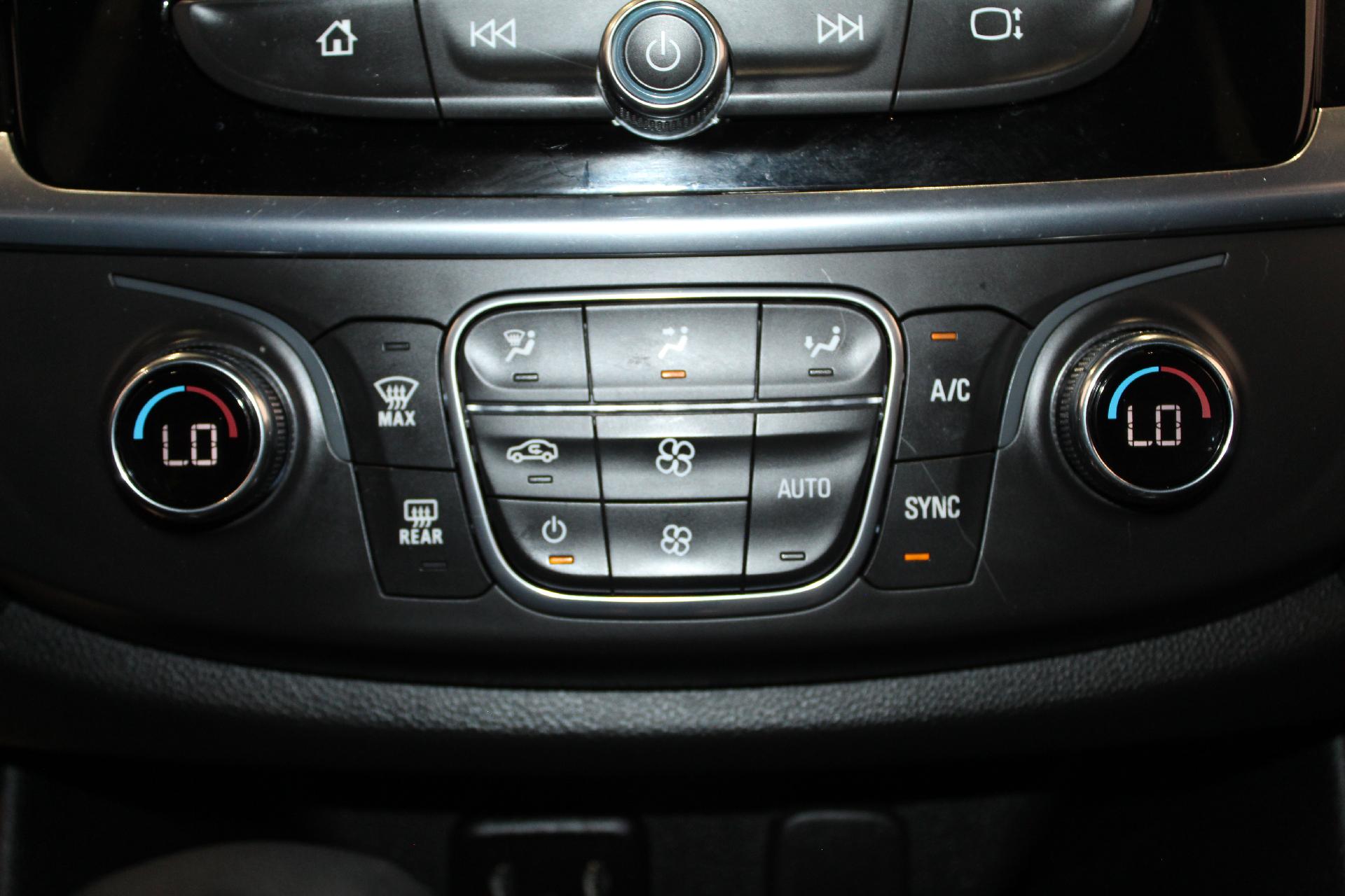 2022 Chevrolet Traverse Vehicle Photo in NORTHAMPTON, MA 01060-1120