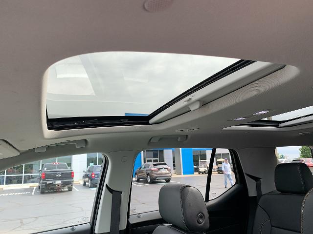 2019 Chevrolet Traverse Vehicle Photo in MOON TOWNSHIP, PA 15108-2571