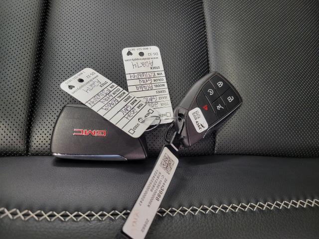 2024 GMC Acadia Vehicle Photo in GREEN BAY, WI 54303-3330