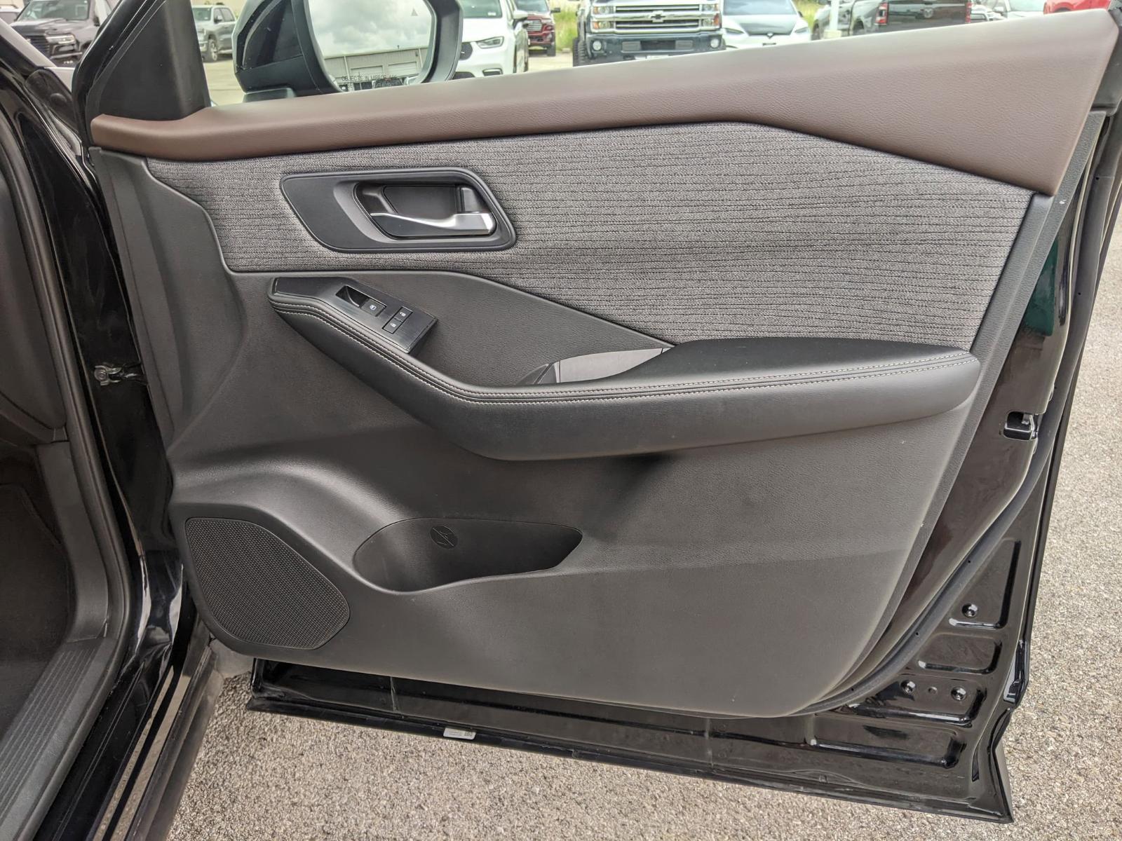 2023 Nissan Rogue Vehicle Photo in Seguin, TX 78155