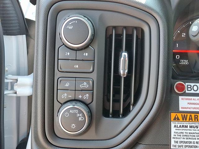 2025 Chevrolet Silverado 3500 HD Chassis Cab Vehicle Photo in DANBURY, CT 06810-5034