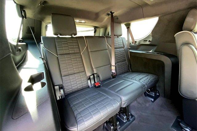 2024 Cadillac Escalade ESV Vehicle Photo in KANSAS CITY, MO 64114-4545