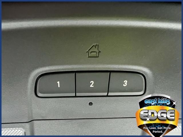 2023 Chevrolet Traverse Vehicle Photo in Roslyn, NY 11576