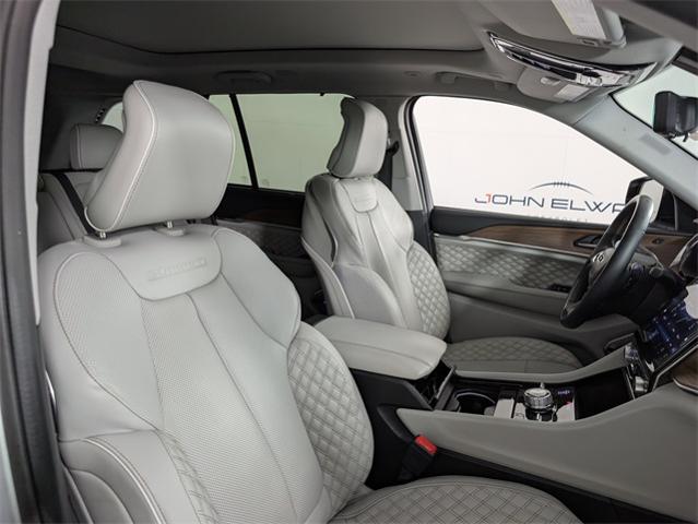 2022 Jeep Grand Cherokee Vehicle Photo in ENGLEWOOD, CO 80113-6708