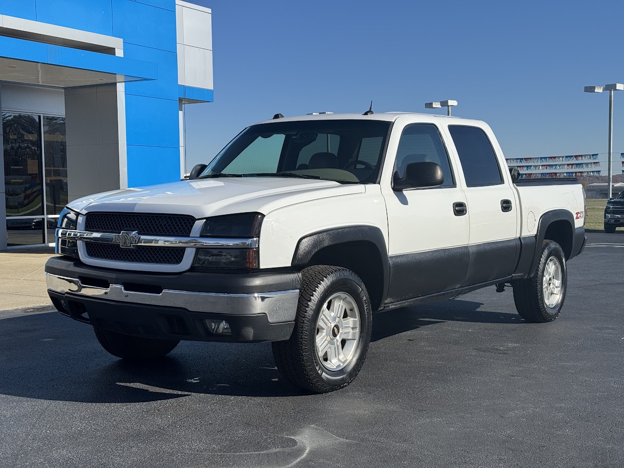 2004 Chevrolet Silverado 1500 Crew Cab Vehicle Photo in BOONVILLE, IN 47601-9633