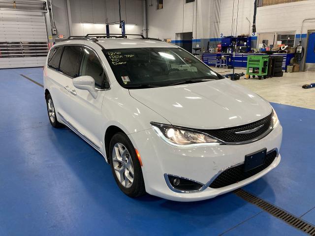 2017 Chrysler Pacifica Touring-L Plus photo 1