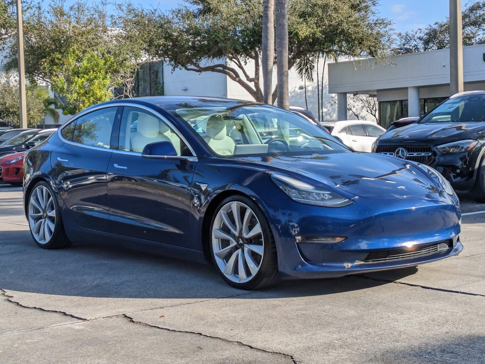 2018 Tesla Model 3 Vehicle Photo in WEST PALM BEACH, FL 33407-3296