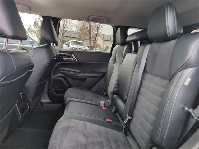 2024 Mitsubishi Outlander Vehicle Photo in AURORA, CO 80012-4011