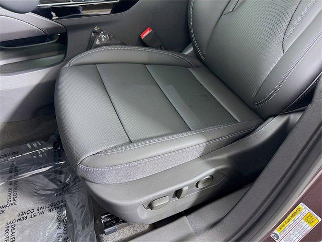 2025 Buick Envision Vehicle Photo in PUYALLUP, WA 98371-4149