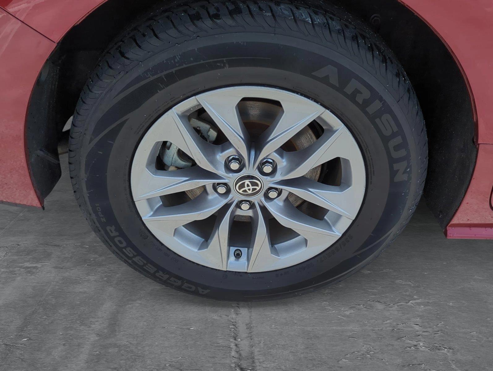 2023 Toyota Sienna Vehicle Photo in Ft. Myers, FL 33907