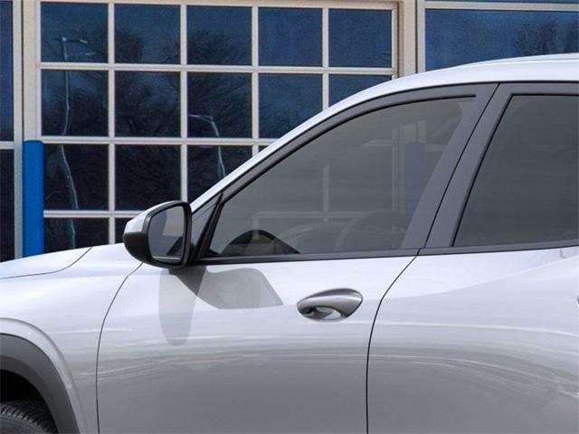 2025 Chevrolet Trax Vehicle Photo in ENGLEWOOD, CO 80113-6708
