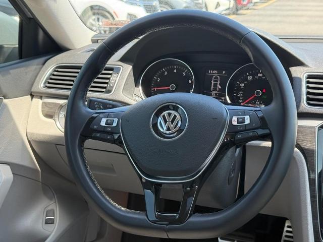 2016 Volkswagen Passat Vehicle Photo in COLUMBIA, MO 65203-3903