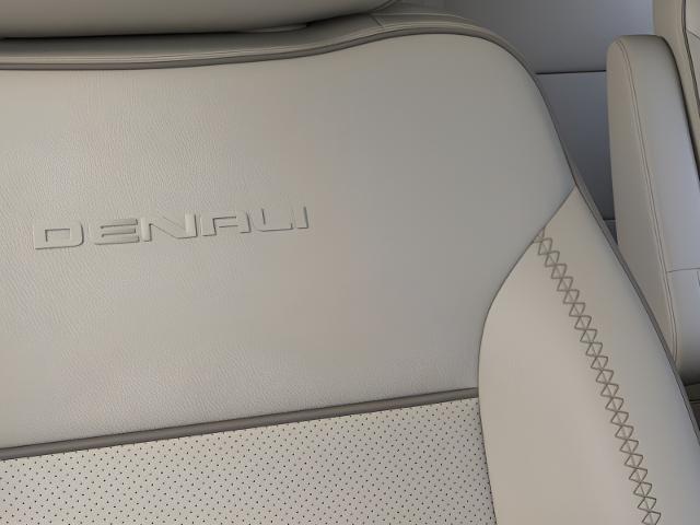 2025 GMC Yukon XL Vehicle Photo in APPLETON, WI 54914-8833