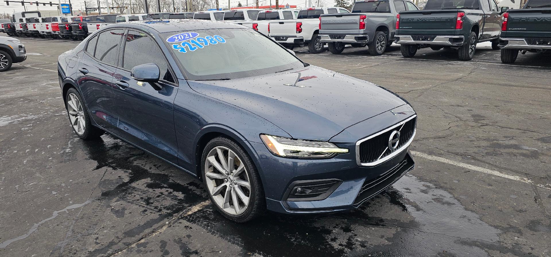 2021 Volvo S60 T6 Momentum AWD