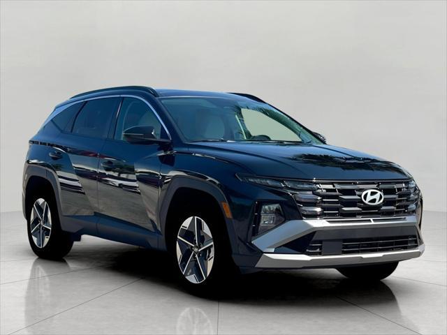 2025 Hyundai TUCSON Hybrid Vehicle Photo in Green Bay, WI 54304