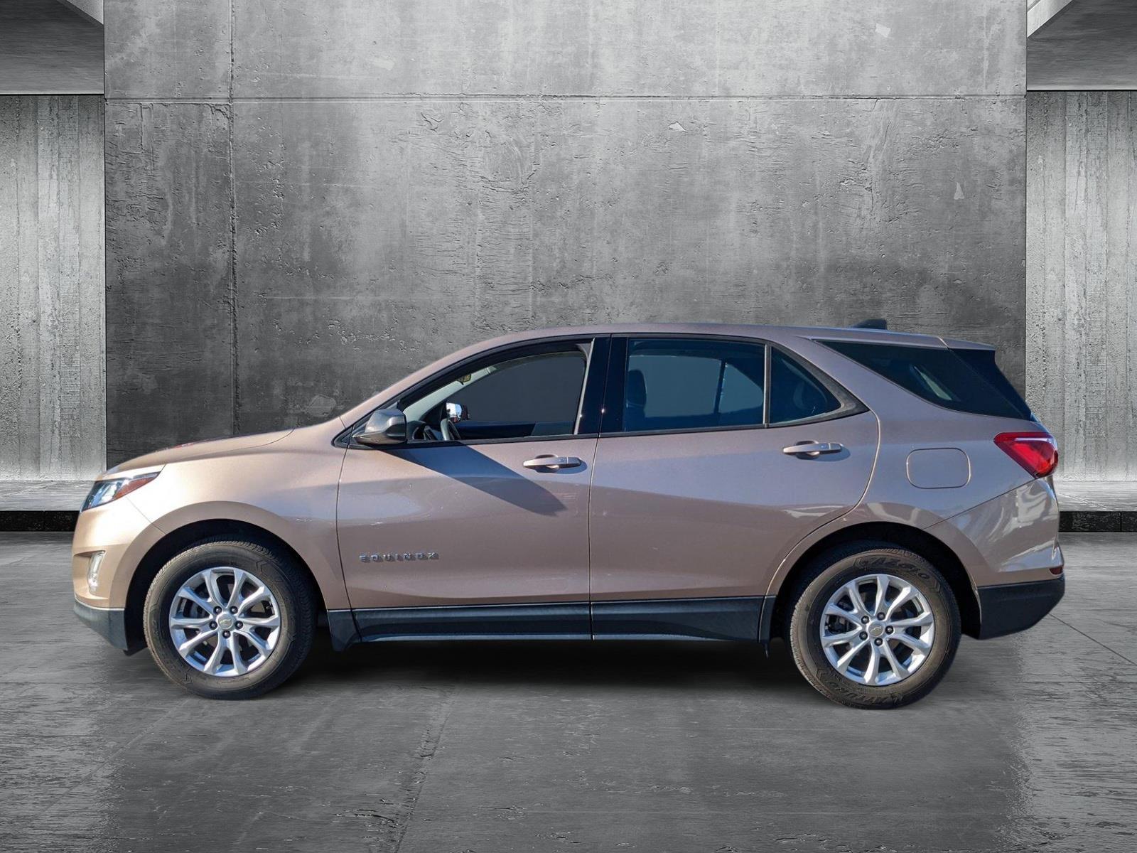 2019 Chevrolet Equinox Vehicle Photo in VALENCIA, CA 91355-1705