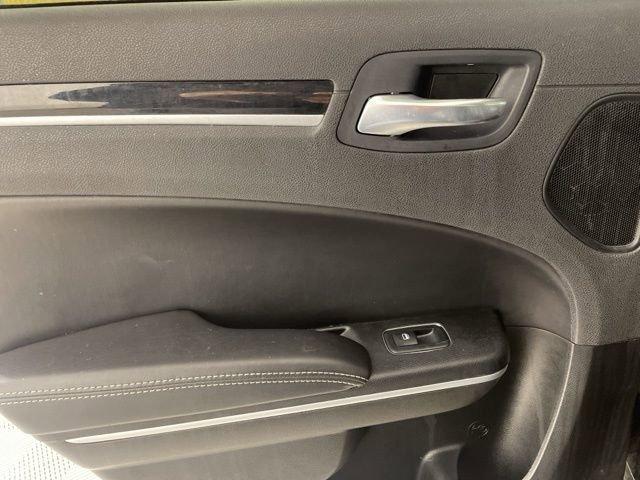 2022 Chrysler 300 Vehicle Photo in PHOENIX, AZ 85014-3381