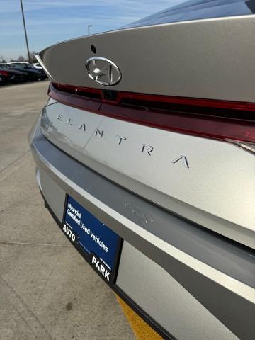 2023 Hyundai ELANTRA Vehicle Photo in Peoria, IL 61615