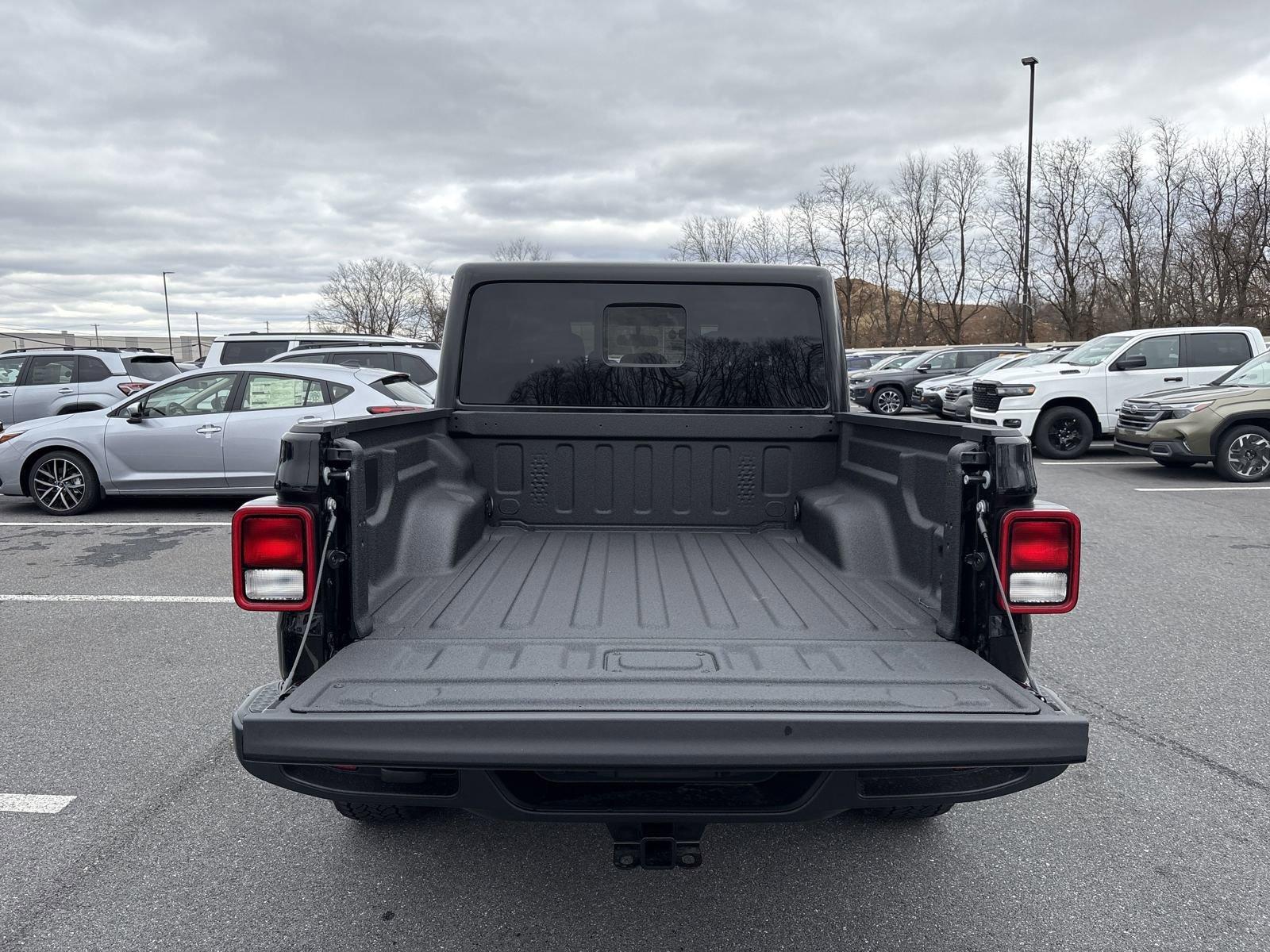2025 Jeep Gladiator Vehicle Photo in Mechanicsburg, PA 17050-1707