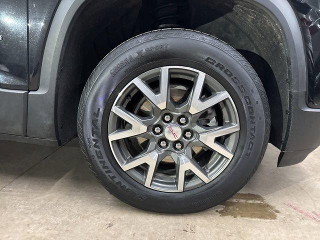 2022 GMC Acadia Vehicle Photo in MEDINA, OH 44256-9631
