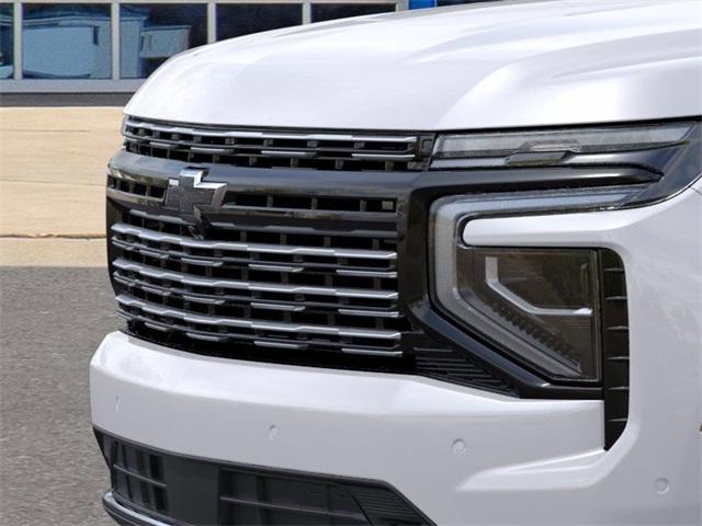 2025 Chevrolet Suburban Vehicle Photo in ENGLEWOOD, CO 80113-6708