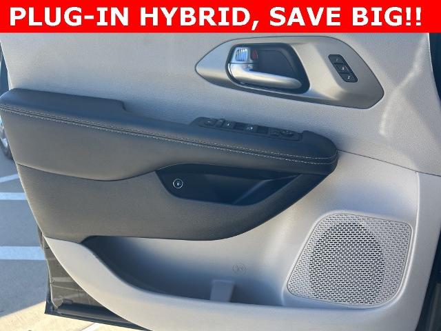 2024 Chrysler Pacifica Vehicle Photo in San Antonio, TX 78230