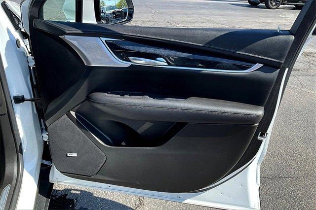 2021 Cadillac XT5 Vehicle Photo in TOPEKA, KS 66609-0000