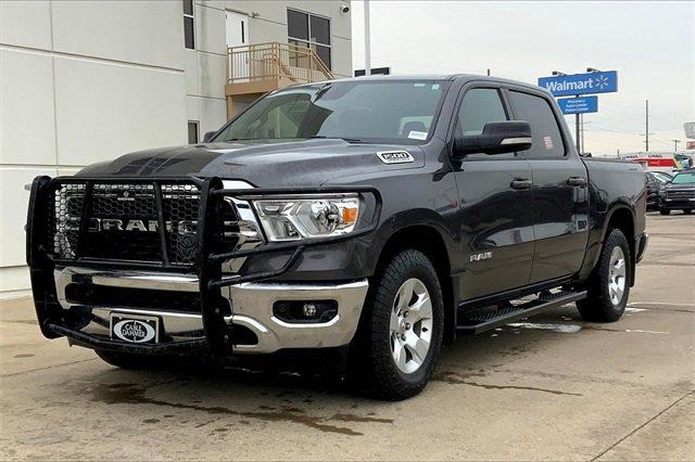 2022 Ram 1500 Vehicle Photo in TOPEKA, KS 66609-0000