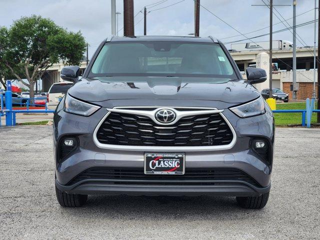 2024 Toyota Highlander Vehicle Photo in SUGAR LAND, TX 77478-0000