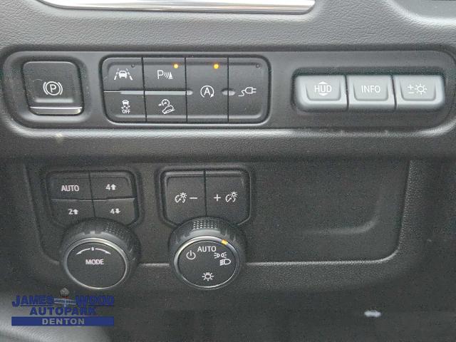 2021 Chevrolet Suburban Vehicle Photo in DENTON, TX 76210-9321