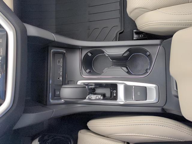 2025 Subaru Ascent Vehicle Photo in Green Bay, WI 54304