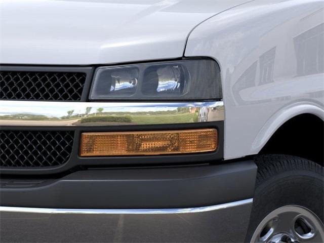 2025 Chevrolet Express Commercial Cutaway Vehicle Photo in ENGLEWOOD, CO 80113-6708