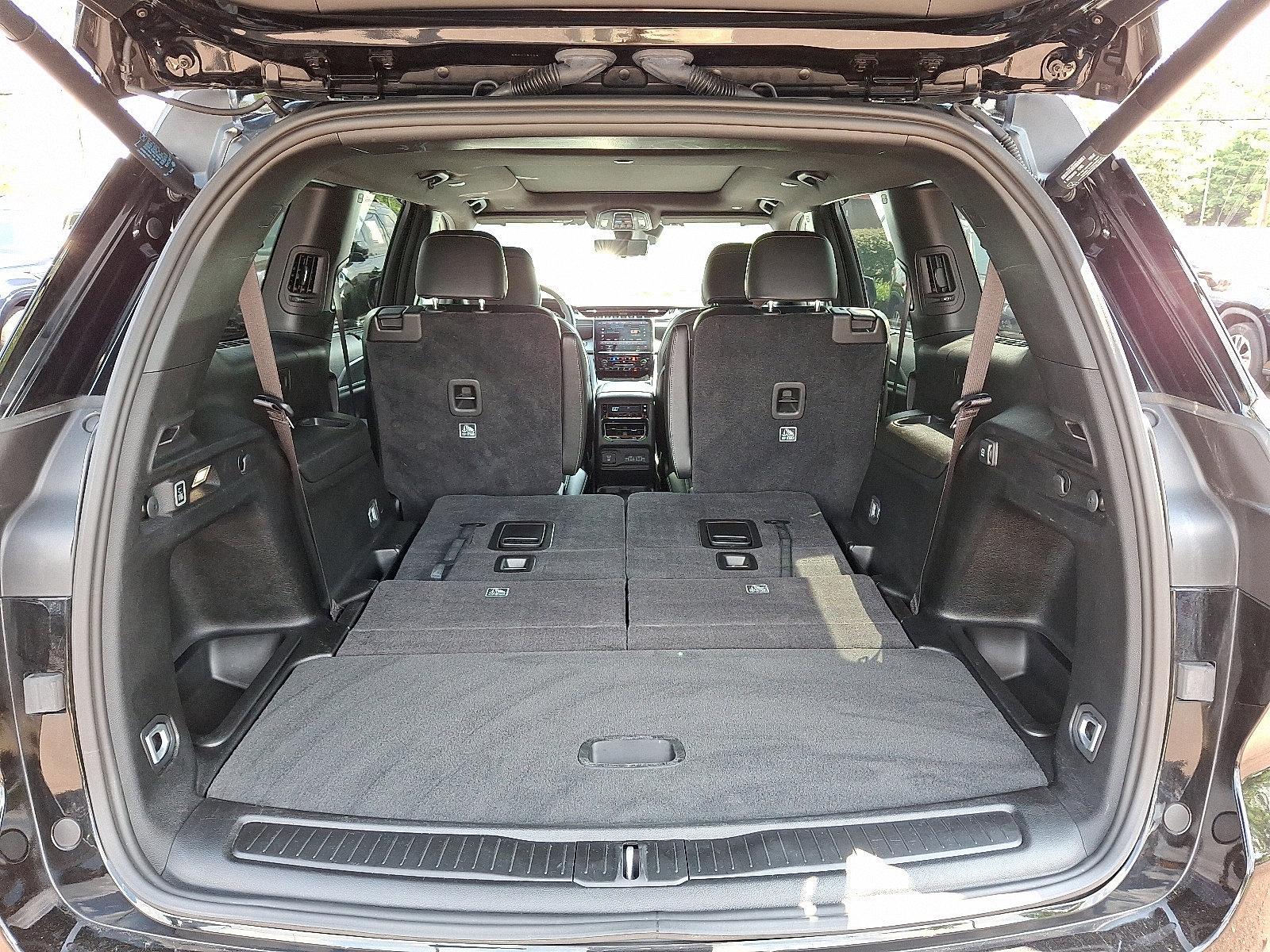2024 Jeep Grand Cherokee L Vehicle Photo in Willow Grove, PA 19090