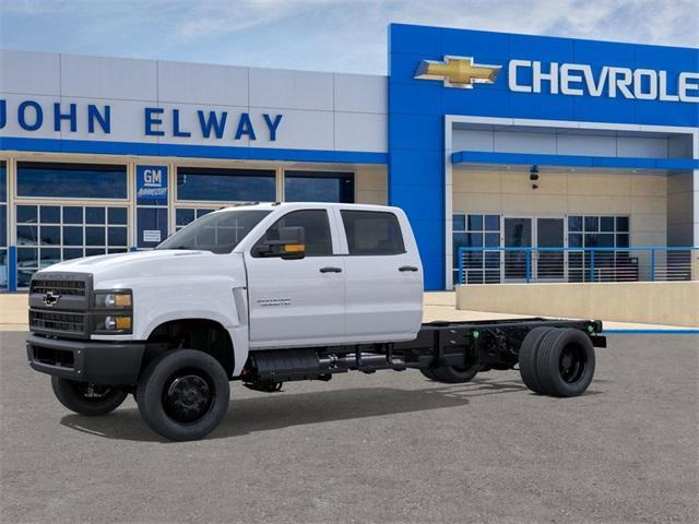 2025 Chevrolet Silverado Chassis Cab Vehicle Photo in ENGLEWOOD, CO 80113-6708