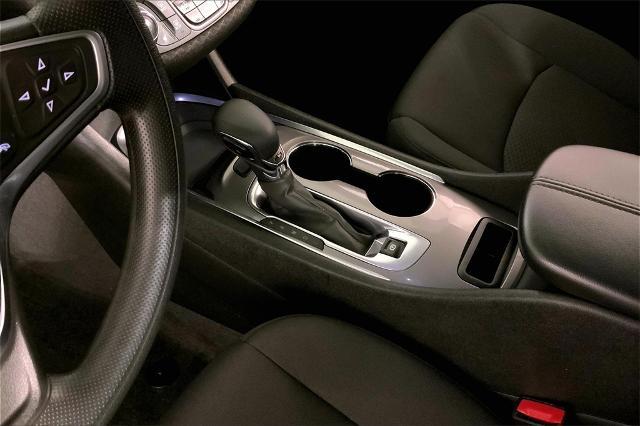 2022 Chevrolet Malibu Vehicle Photo in Lees Summit, MO 64086
